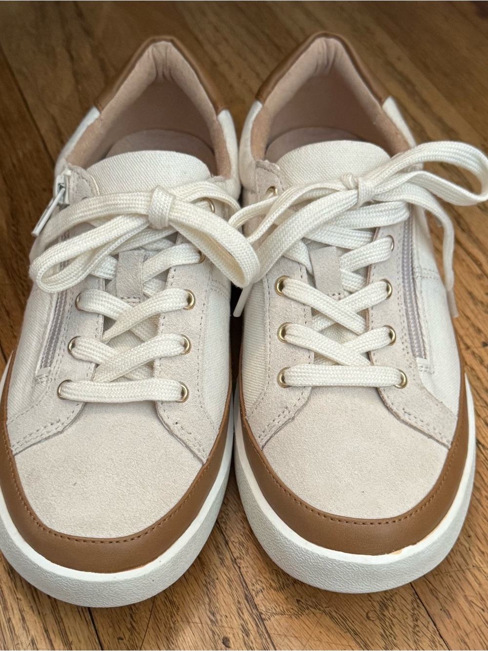 Size 8 - Vionic Mayra Cream and Tan Women's Lace-Up Sneakers